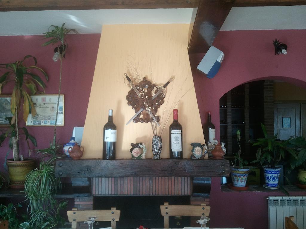 Hostal-Restaurante Fogon De Gredos Guisando Extérieur photo