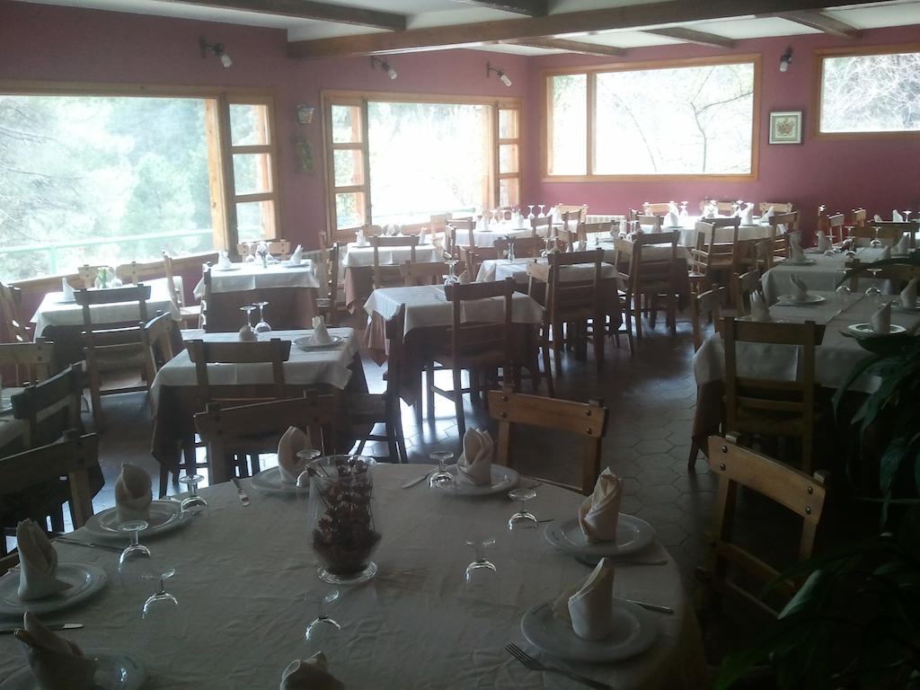 Hostal-Restaurante Fogon De Gredos Guisando Extérieur photo