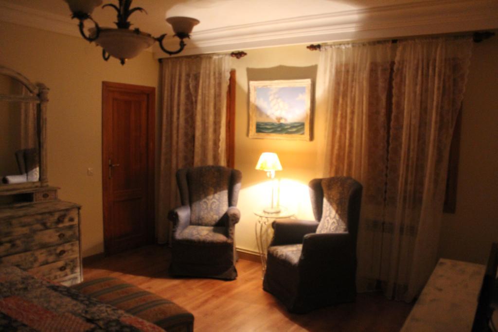 Hostal-Restaurante Fogon De Gredos Guisando Extérieur photo